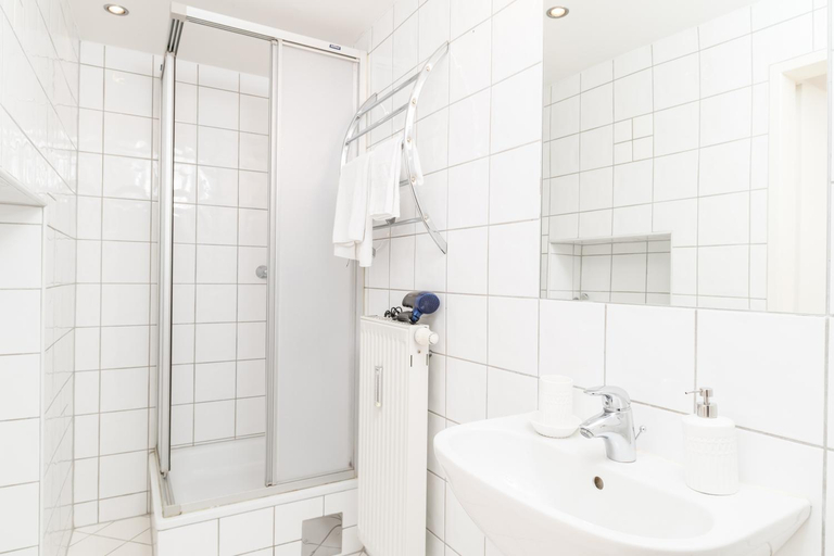 Bathroom 3, Zum Grazer Uhrturm, Graz