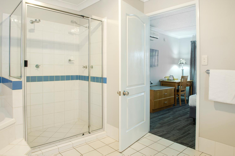 Bathroom 4