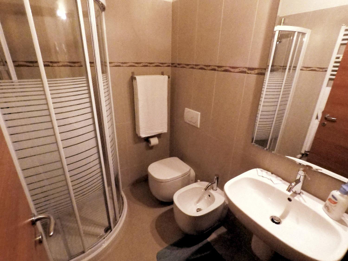 Bathroom 5, Tenuta La Rosa B&B, Florence