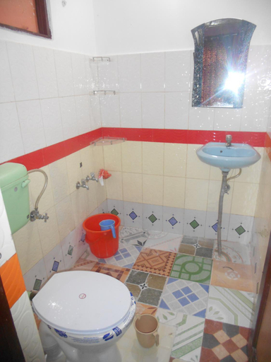 Bathroom 4, ALAMDAR GUEST HOUSE, Srinagar