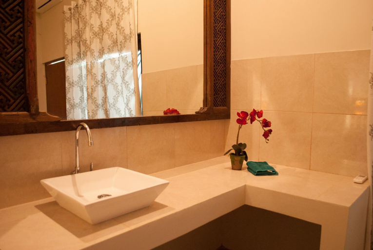 Bathroom 8