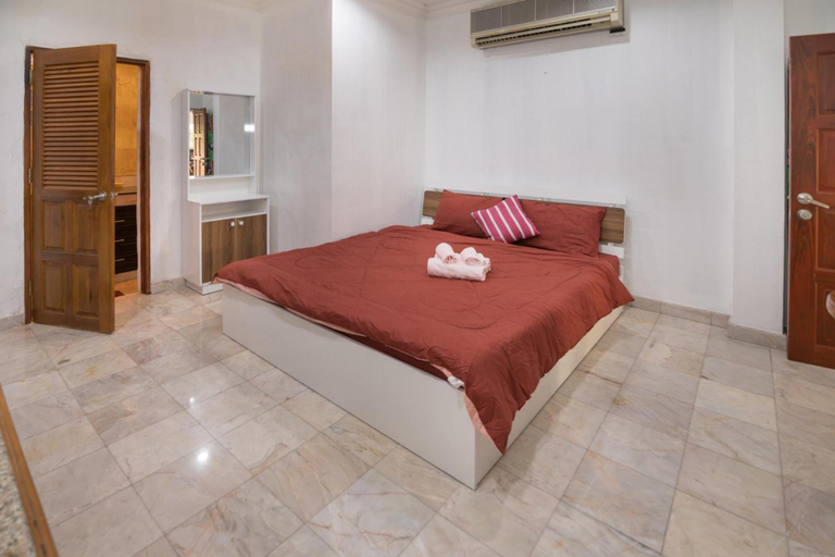 Bedroom 2, Exclusive Villa, 6 Bedrooms, Private Pool, Garden, Pattaya