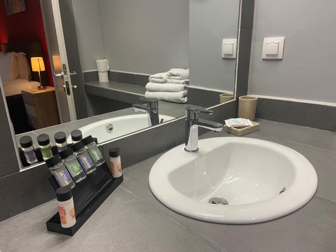 Bathroom 4, Connect Studios and Apartments, Attica