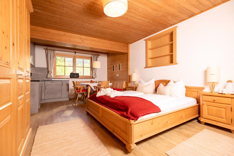 Bedroom 3, Alpbach Bergwald Apartments, Kufstein