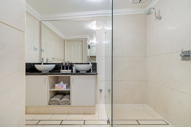 Bathroom 5, Point Samson Resort, Roebourne