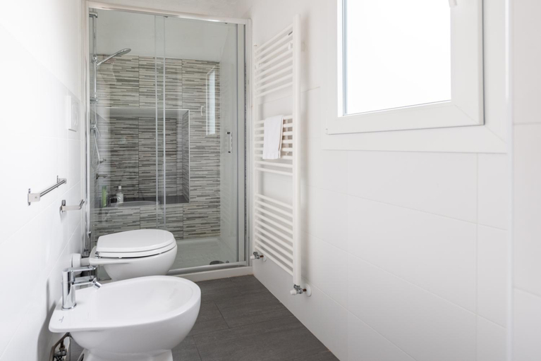 Others 4, 2 apartments next to a market and Piazza Santa Croce - HomeUnity, Florence