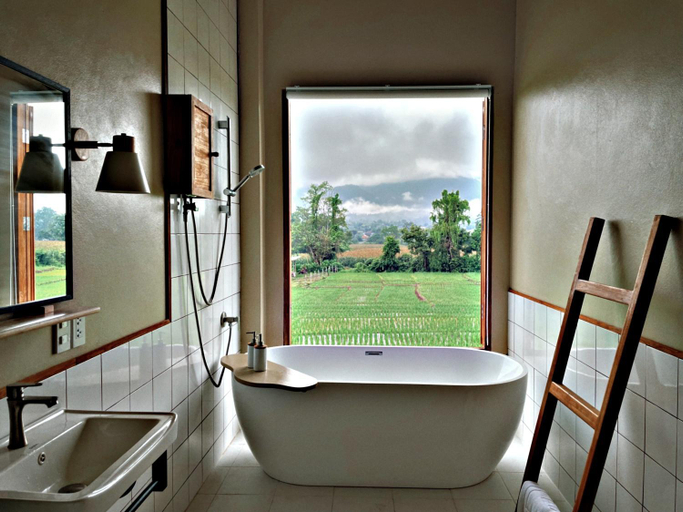 Others 2, Monko Villa, Pai
