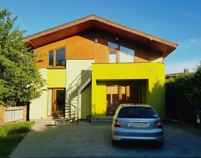 Exterior & Views