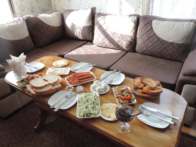 Food & Drinks 2, Host Family, Akhaltsikhe
