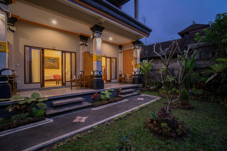 Exterior 12