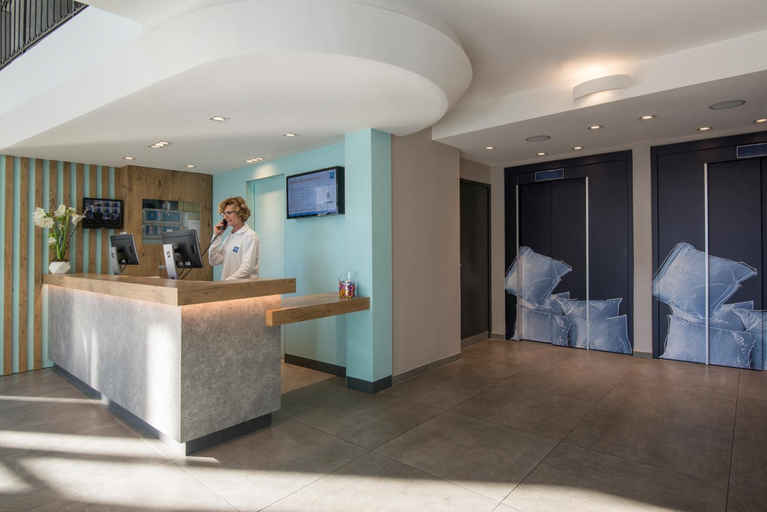 Public Area 3, ibis budget Nice Californie Lenval, Alpes-Maritimes