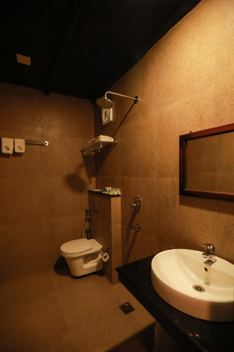 Bathroom 5, GoGo Land Resort & Adventurous Sports, Thiruvananthapuram