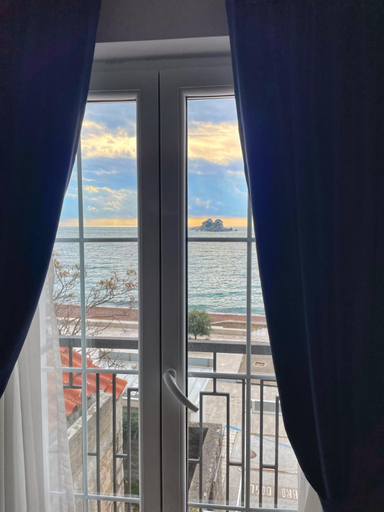 Others 4, Lungomare Apartments
