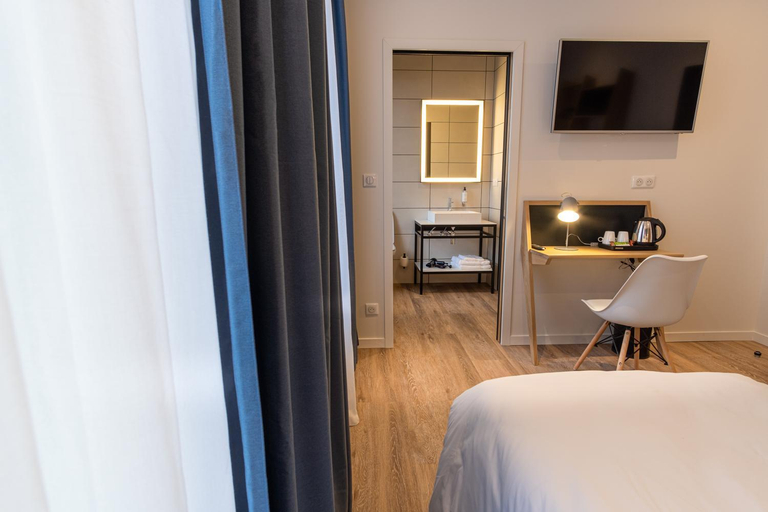 Bedroom 2, Mayrena Hotel Restaurant, Seine-Maritime