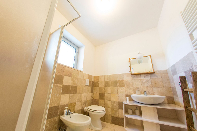 Bathroom 5, i Trulli di Figazzano, Bari