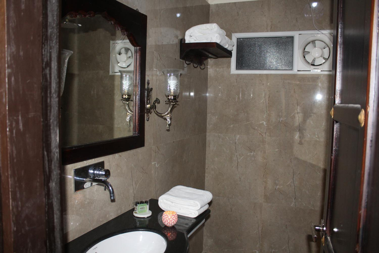 Bathroom 4, The Grand Barso (A Luxury Heritage), Bharatpur