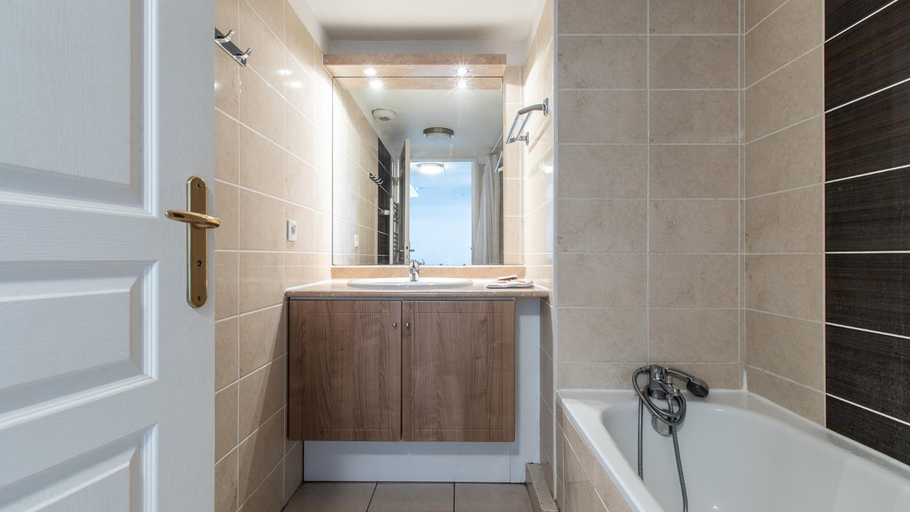 Bathroom 3, Vacancéole - Résidence Le Crystal, Alpes-Maritimes