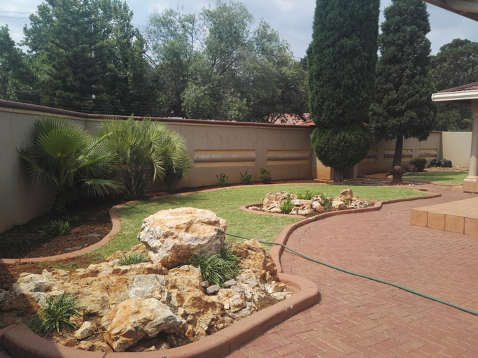 Others 5, LANGA 'S COZY GUESTHOUSE, City of Tshwane