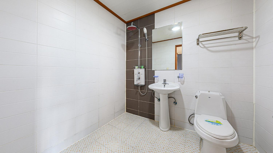 Bathroom 3, Gangneung Eungabi, Gangneung