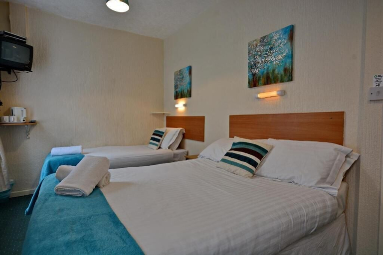 Bedroom 2, Barrons Hotel, Blackpool