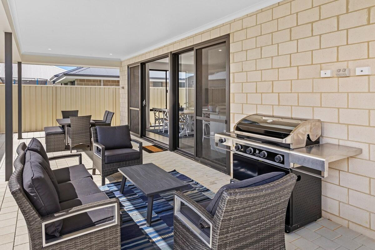 Others 5, Meadows, Busselton