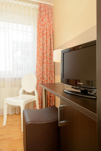 Bedroom 3, Hotel Europa, Bonn