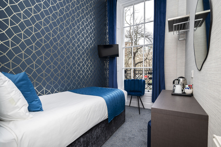 Bedroom 4, Mentone Hotel, London