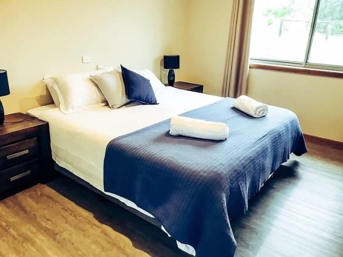 Bedroom 2, Daysend Cottages, Mansfield