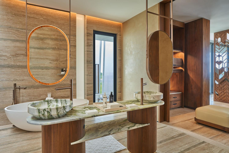 Bathroom 18