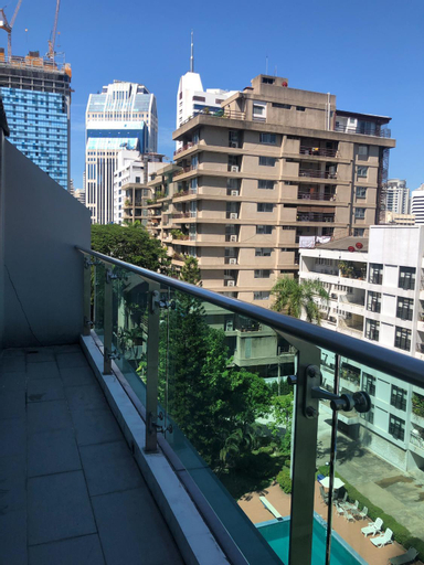 Exterior & Views 16