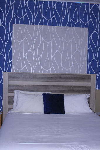Bedroom 2, Lormasol Mews Guesthouse, Serowe