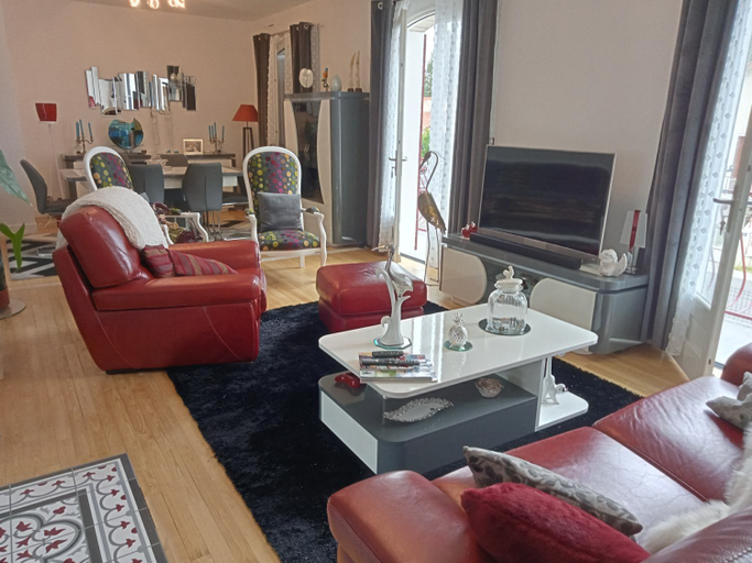 Others 5, Chambre privative avec salle d'eau, Charente