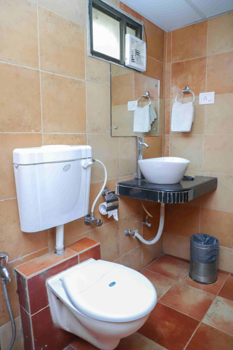 Bathroom 4, Hotel On the Rocks, Satara