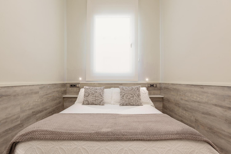 Others 2, Hostal Oliva, Barcelona