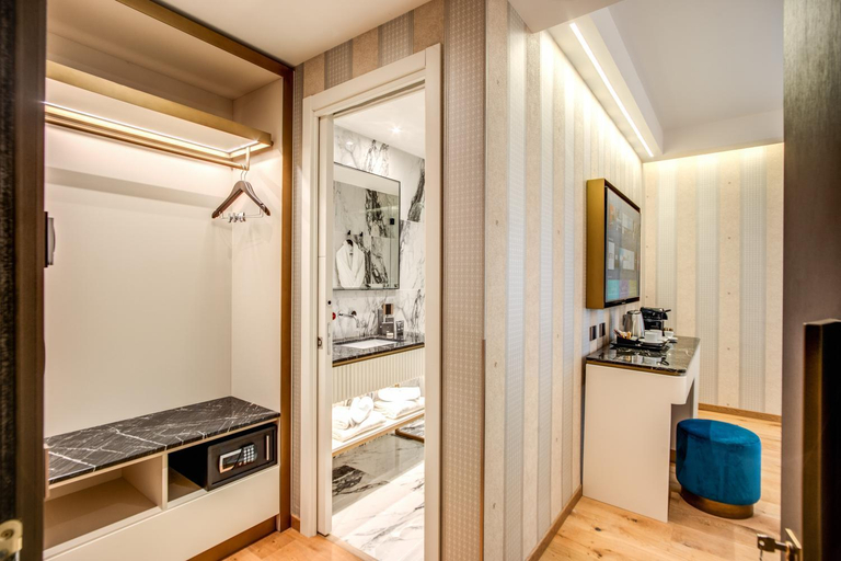 Bedroom 2, CC Palace Hotel, Rome