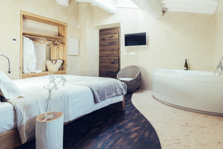 Bedroom 16
