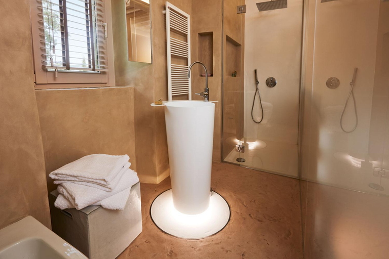 Bathroom 20