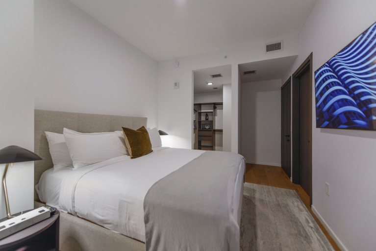 Others 1, Bayside Charm Captivating Apartment, Miami-Dade