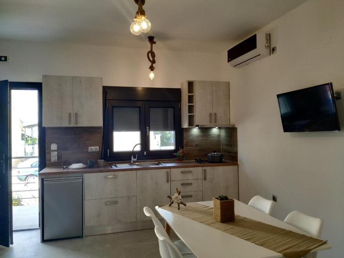 Others 2, Home Sweet Home, Epirus