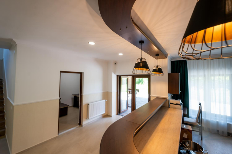 Others 5, Evergreen Chalet, Avrig