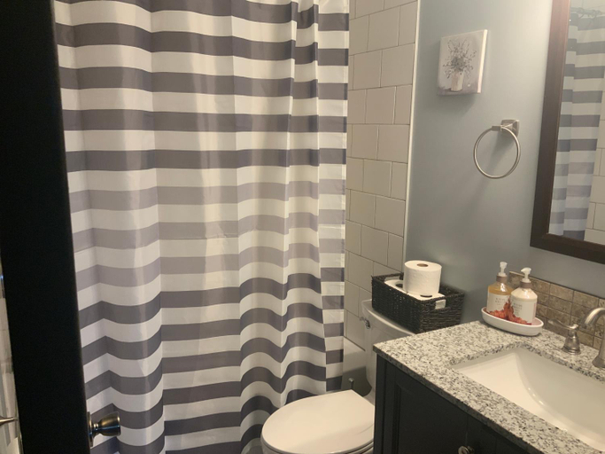 Bathroom 3, Cedar House, Taney