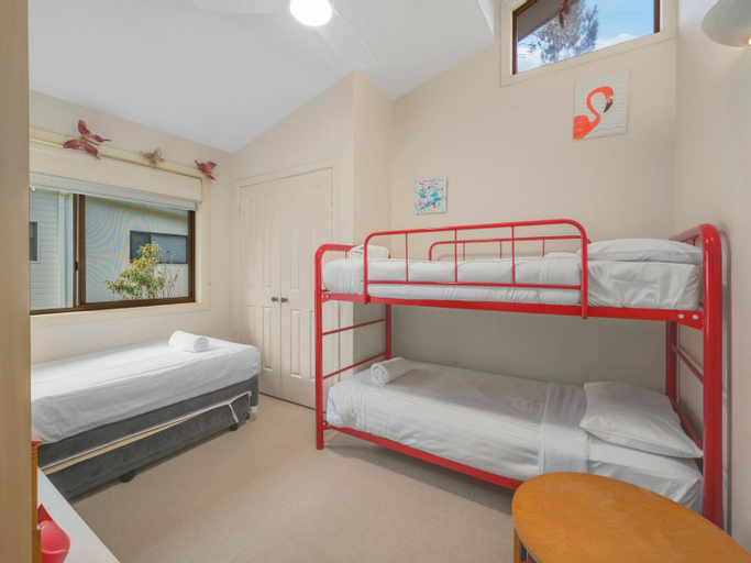 Others 5, Beachwood, Coffs Harbour - Pt B