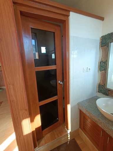 Bathroom 2, wahyu accomodation, Gianyar