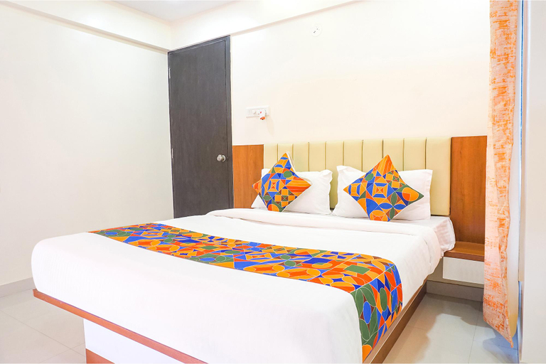 Bedroom 3, FabHotel Majestic Luxurious - Nr. Rajaram Bhiku Pathare Stadium, Pune