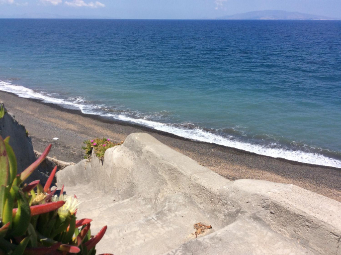 Beach 3, Almyra Oia Suites Adults Only, South Aegean