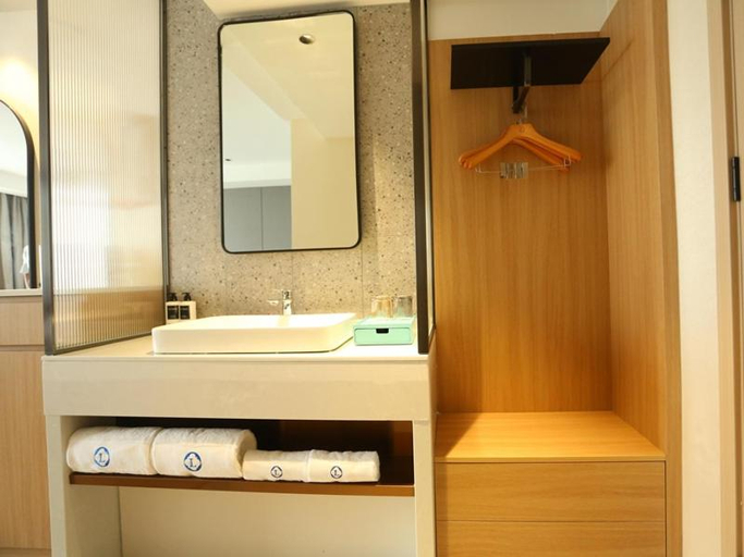 Bathroom 3, LANOU Hotel Xintao Taipei Impression, Xiantao