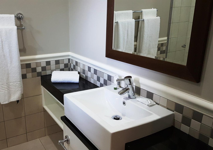 Bathroom 4