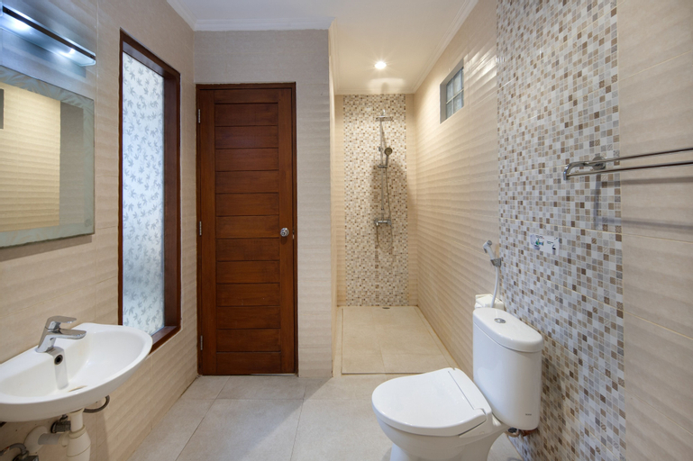 Bathroom 25