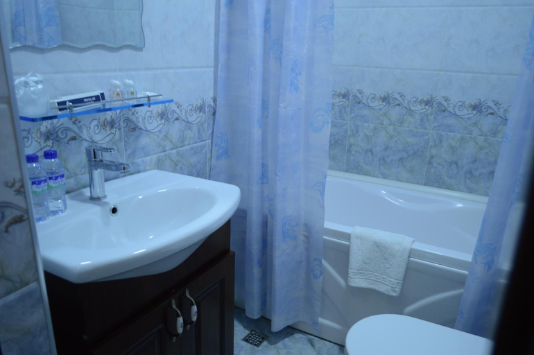 Bathroom 3, Kabir Hotel, Buxoro