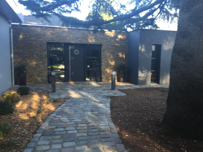 Others 4, Patio 127, Gironde